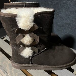 Koolaburra  By ugh Victoria shirt boots